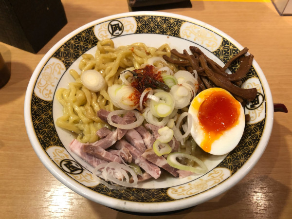 「煮干油そば」@すごい煮干ラーメン凪 西新宿7丁目店の写真
