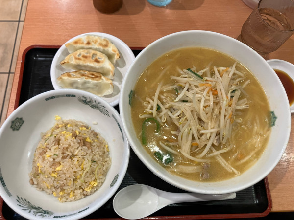 「味噌ラーメン+半チャーハン+3個ギョーザセット 1030円」@日高屋 東大島駅前店の写真