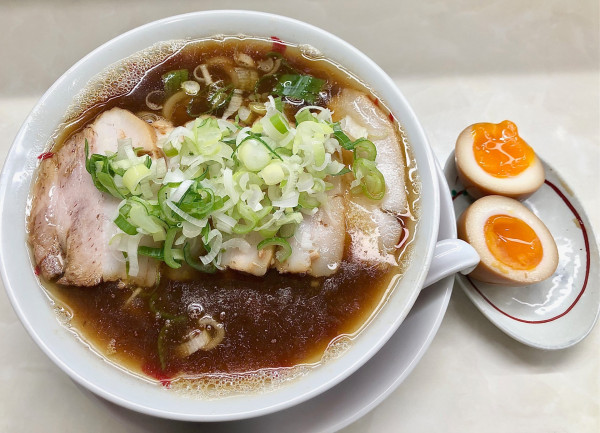「チャーシュー麺 1210円　煮卵 150円」@中華そば きくたにの写真