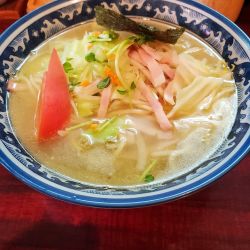 ベーコンキャベツ　ラーメン