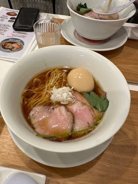 「芳醇地鶏醤油らぁ麺」@中華そば食堂 IKR51の写真