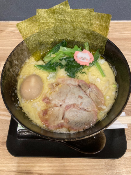 「家系ラーメン（小）　ラーパス　味玉」@拉麺うずまきの写真