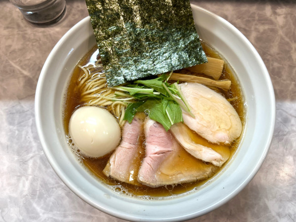 「全部乗せ醤油ラーメン」@麺響万蕾の写真