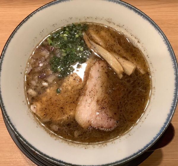 「[限定]BLACk塩ラーメン」@横浜淡麗らぁ麺 川上の写真