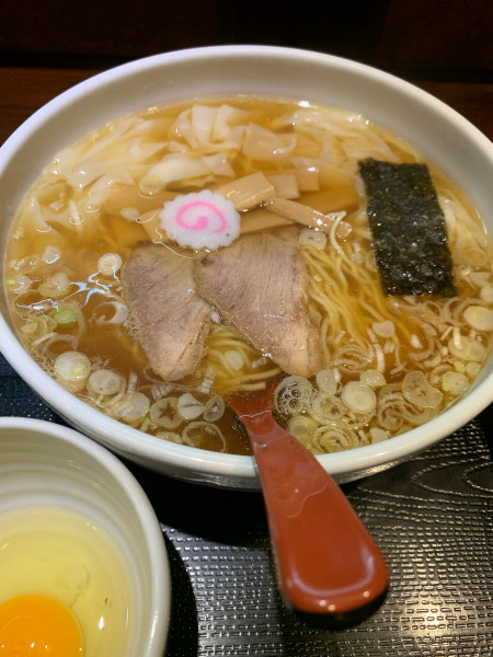 「ワンタンメン＋生たまご」@中華蕎麦 金魚の写真