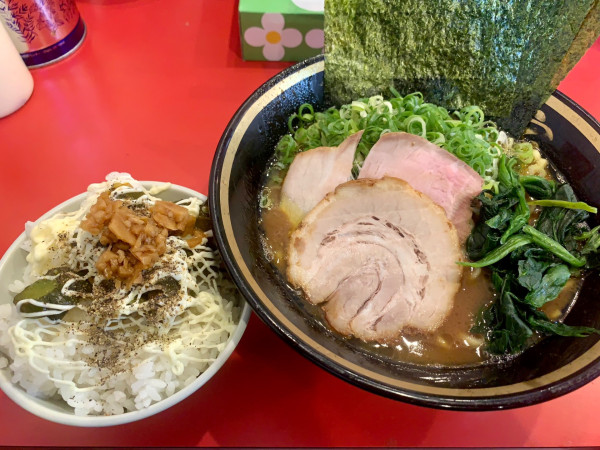 「特製ラーメン(並)＋ライス食べ放題」@横濱家系ラーメン 野中家の写真
