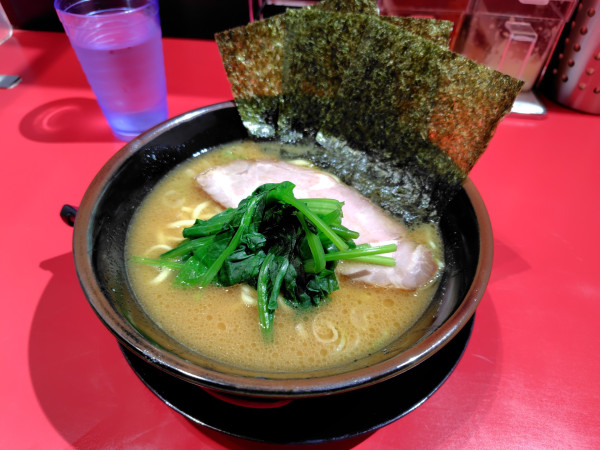 「ラーメン¥900」@横浜ラーメン 新横家の写真