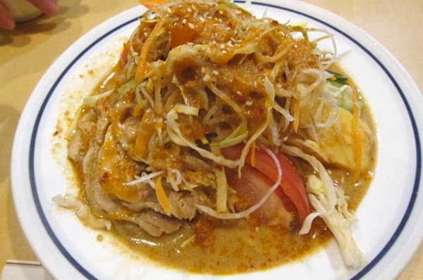 「バンバンジー冷麺　850円」@花彫酒家の写真