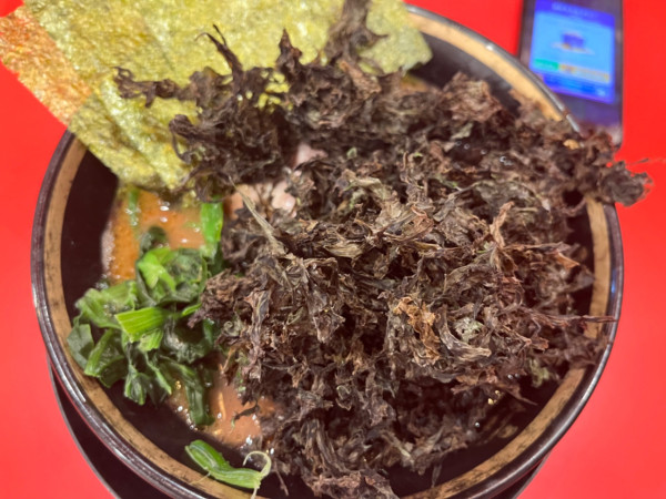 「ラーメン(並)900円＋岩のり200円」@横浜家系ラーメン 大輝家の写真