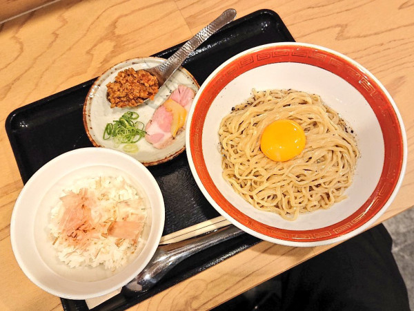 「【限定】羊香る釜玉混ぜそば」@瀬戸内食堂 ねいろ屋の写真