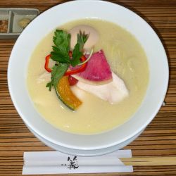 鶏白湯Soba(¥1,400) 味玉(¥200)