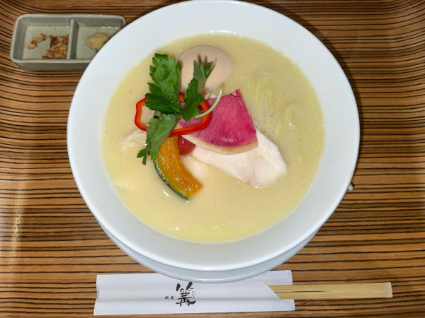 「鶏白湯Soba(¥1,400) 味玉(¥200)」@銀座 篝 ルクア大阪店の写真