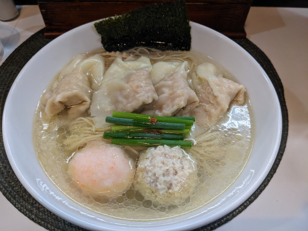「塩ワンタン麺」@麺や金時の写真