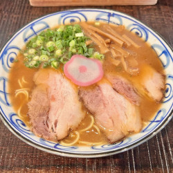 中華そば(880円)