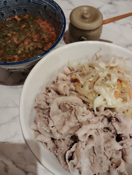 「豚しゃぶ辛つけ麺」@中華料理 雁川の写真