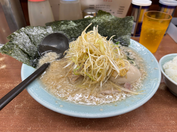 「ネギコテチャーシューメン　のり　味玉　カタコイオオ」@ラーメンショップ 大木店の写真