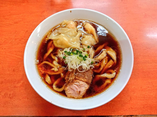 「海老ワンタンメン・濃口・麺大盛」@日陰の写真