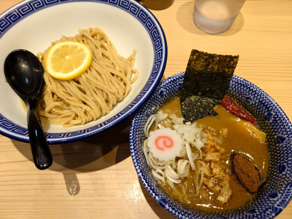 「カレーつけ麺(麺少なめ、1000円)」@狼煙 浦和店の写真