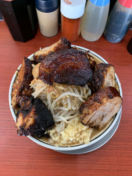 「チャーシュー麺大盛り＋豚×4」@ラーメン一太豚の写真