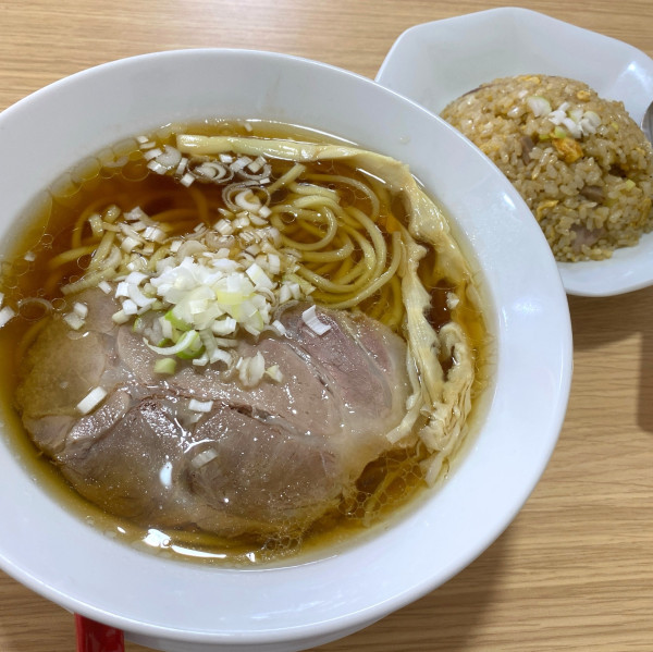 「らーめん半炒飯セット 1,180円」@麺飯食堂 栄の写真
