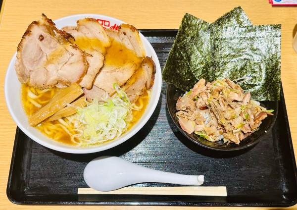 「【一品香】チャーシューメン+丼【2000円】」@#新宿地下ラーメンの写真