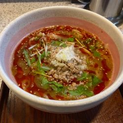 坦々麺(白)(950円)