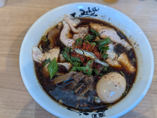 「突発限定煮干し醤油」@麺屋 丈六 キーノ和歌山店の写真