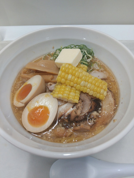 「濃厚焼豚3種のバターコーン味噌らーめん」@札幌ラーメン 武蔵 本店の写真