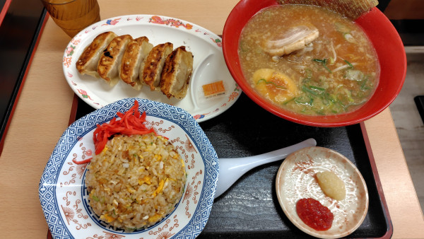 「にんたま味噌満腹セット1190円」@ゆにろーず 流山店の写真