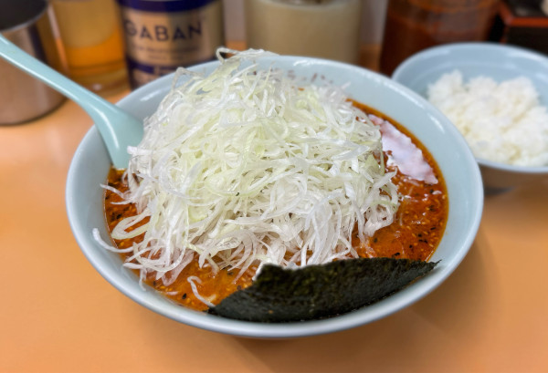 「地獄ラーメン上級 大盛り、ネギ、ライス」@地獄ラーメン 田中屋の写真