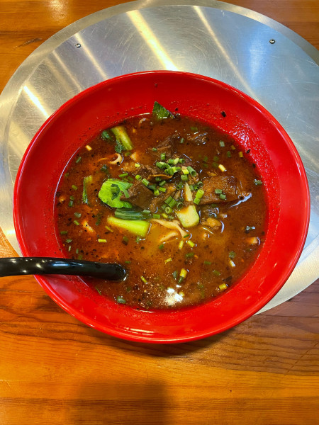 「香辣牛肉麺(1100円)」@四川料理 小青椒の写真