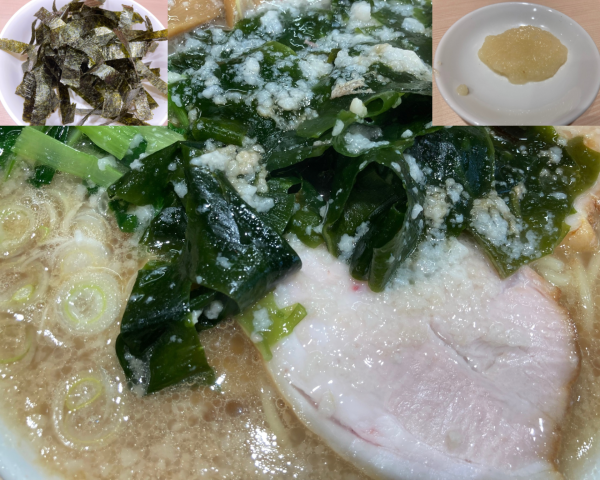 「背脂中華(大)(背脂ギタギタ)+もみのり+わかめ+ニンニク」@ラーメン みなみの写真