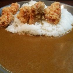 一口台湾から揚げカレー 750円