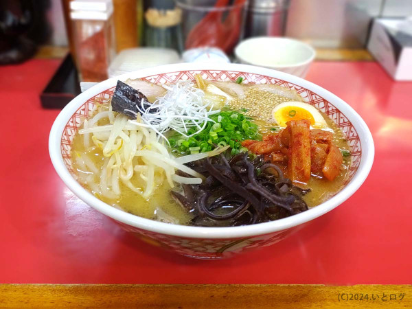 「満腹特製ラーメン」@宝来軒 本店の写真