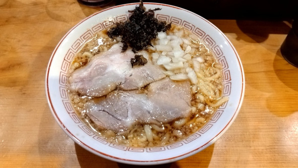「背脂煮干醤油_950円」@背脂煮干し中華そば 和市 新橋本店の写真