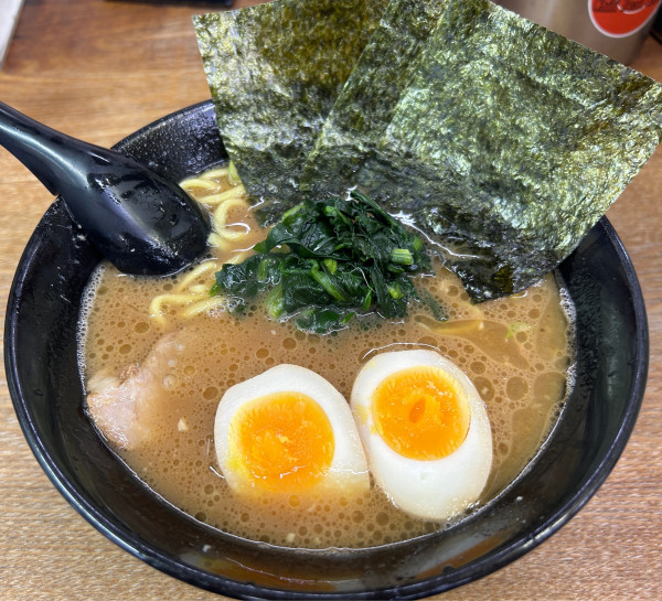 「ラーメン＋味付玉子＋半ライス」@らーめん せい家 経堂店の写真