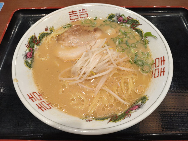 「豚骨醤油ラーメン」@ミョンドンヤの写真