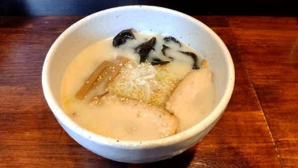 「しおらーめん_950円」@らーめん くまくらの写真