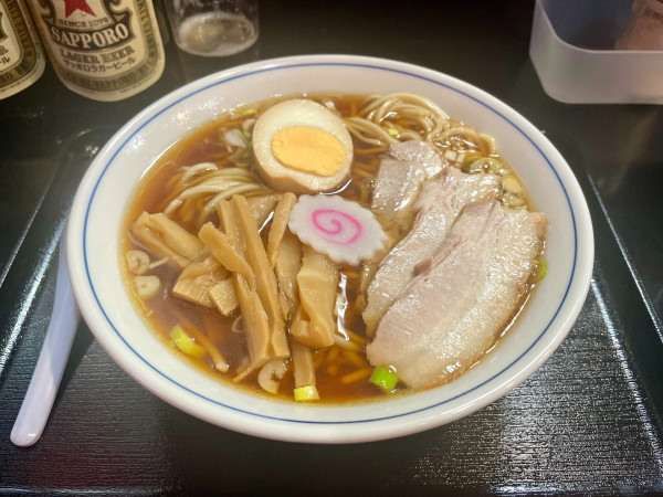 「サッポロ赤星２本＋チャーシュー皿 → ラーメン」@中華そば 下連雀の写真