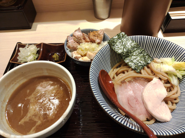 「つけ麺　並　レアチャーシュー丼」@長男、もんたいちおの写真