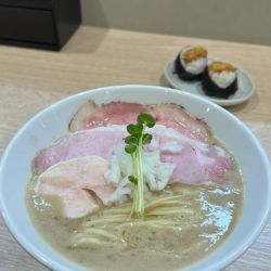 鶏白湯醤油