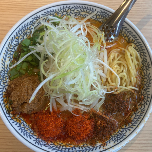 「しびれる辛さの麻辣担々麺 935円他」@丸源ラーメン 印西牧の原モア店の写真