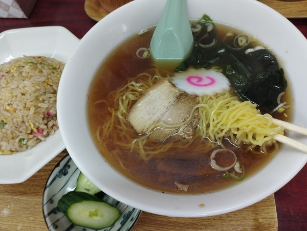 「サービス ラーメン・チャーハン(880)」@中華十八番 ドリーム店の写真