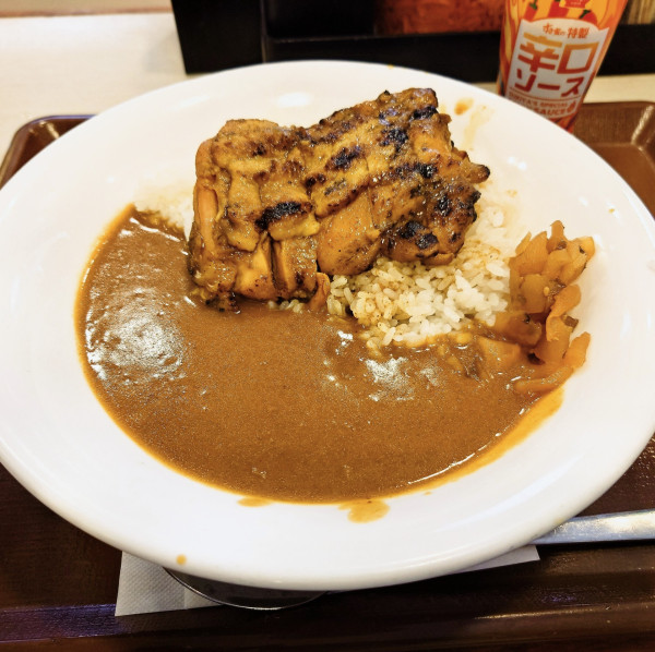「やらかチキンカレー」@すき家 高田馬場店の写真