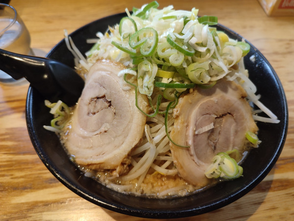 「醤油ラーメン」@こちとら立石麺豚酒場 粋な豚の写真