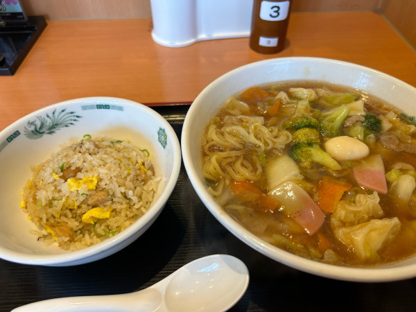 「五目あんかけラーメン690円、半炒飯300円」@日高屋 土浦西口店の写真