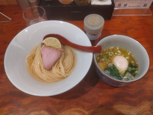「煮玉子昆布水つけ麺(塩)¥1350-」@三馬路 東京店の写真