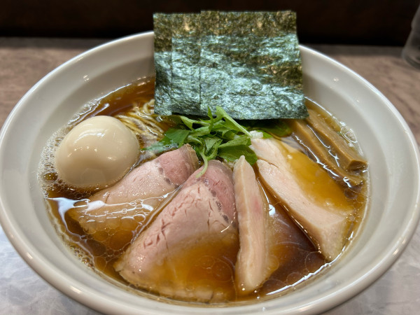 「全乗醤油らーめん」@麺響万蕾の写真