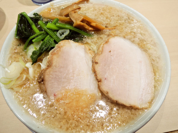 背脂中華(850円)