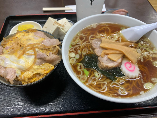 「ラーメン，豚肉丼セット」@丸福の写真